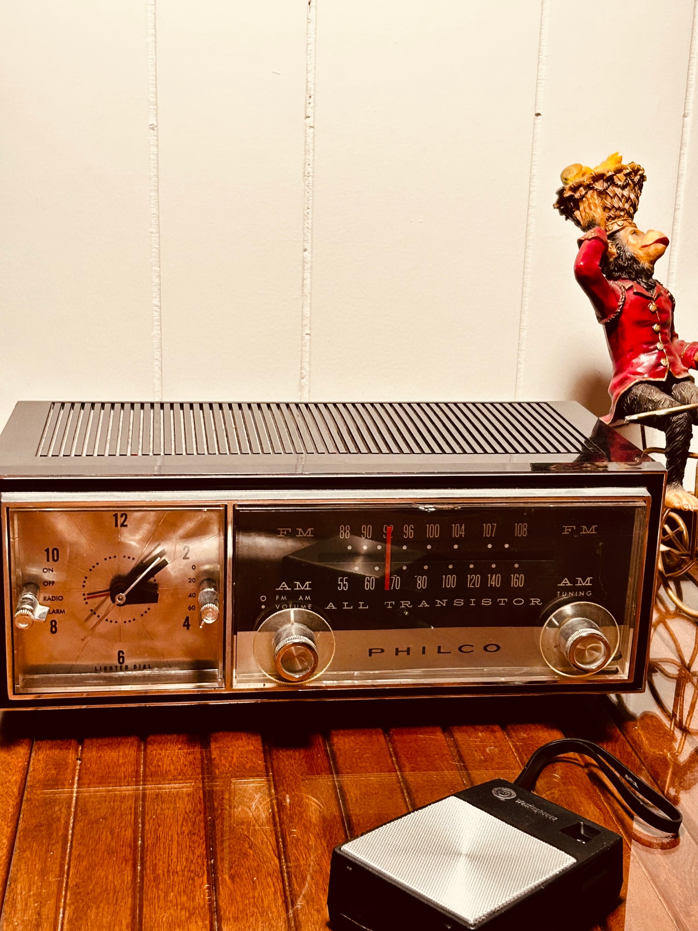 Vintage Philco AM/FM Clock Radio – Mid-Century All-Transistor Model